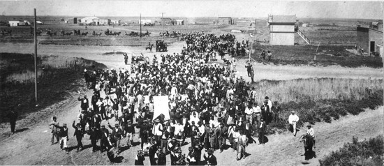 Archivo: 1910 - Calle 24 esq. 19.jpg